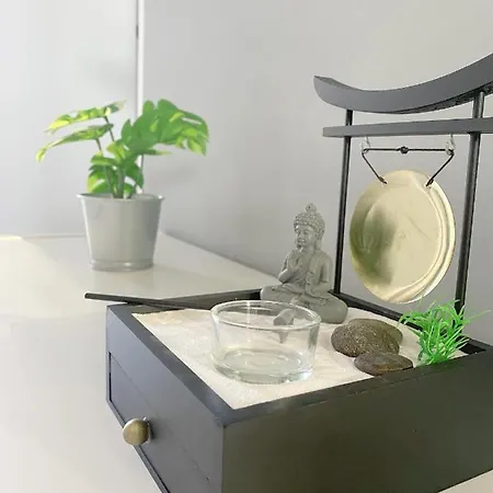 Intero Spazioso E Luminoso Con Novara