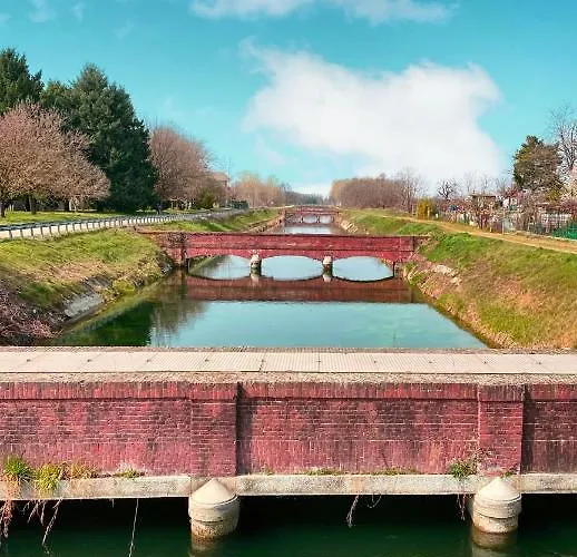 Intero Spazioso E Luminoso Con Novara